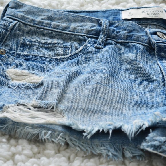 Abercrombie & Fitch Patterned Distressed Shorts - Picture 5 of 6